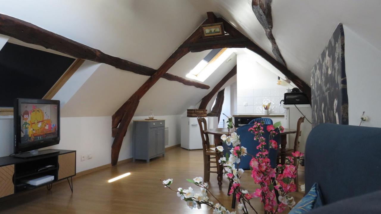 Chez Mary Poppins Apartment Вернон Екстериор снимка